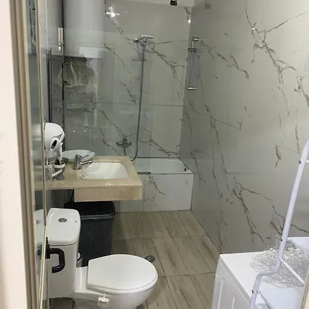 Juliette With Private Garden Daire