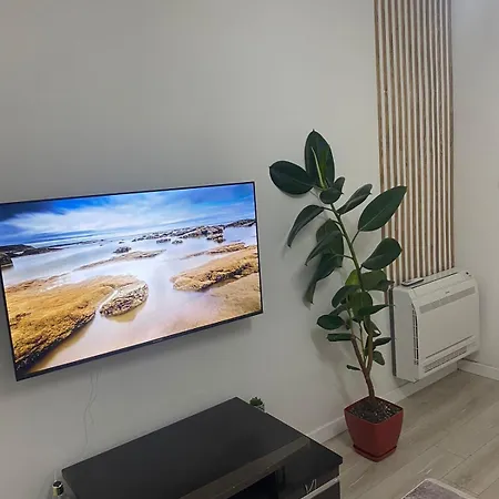Juliette With Private Garden Apartment Korce