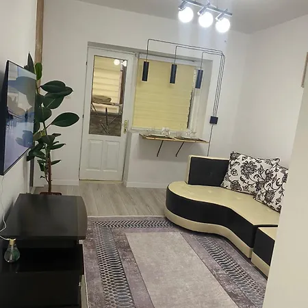 Juliette With Private Garden Daire