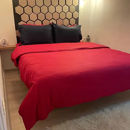 Апартаменты Juliette With Private Garden Корча