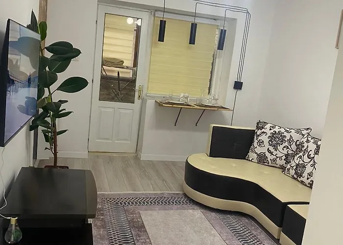 Juliette With Private Garden Διαμέρισμα